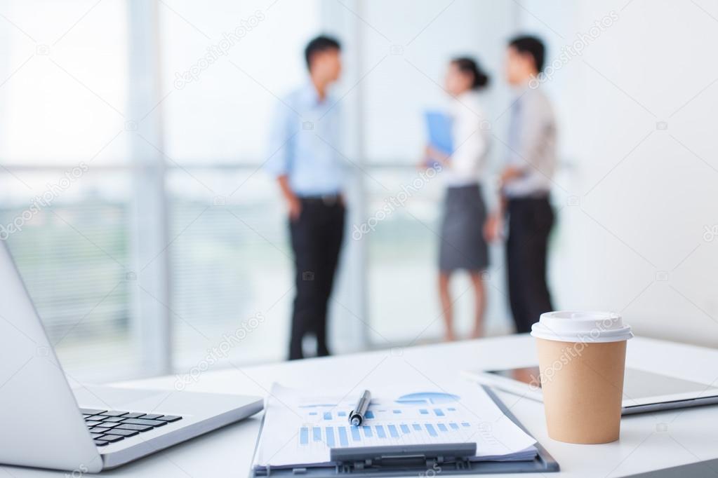 depositphotos_12583474-stock-photo-comfortable-workplace